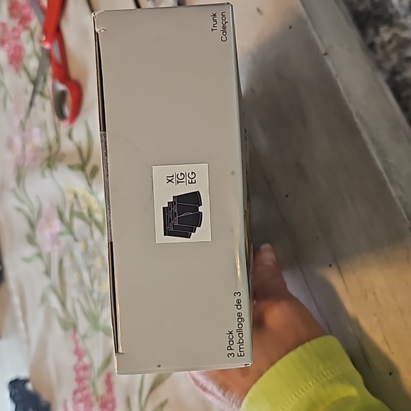 NWT MENS CALVIN KLEIN COTTON STRETCH TRUNK - Picture 2 of 3